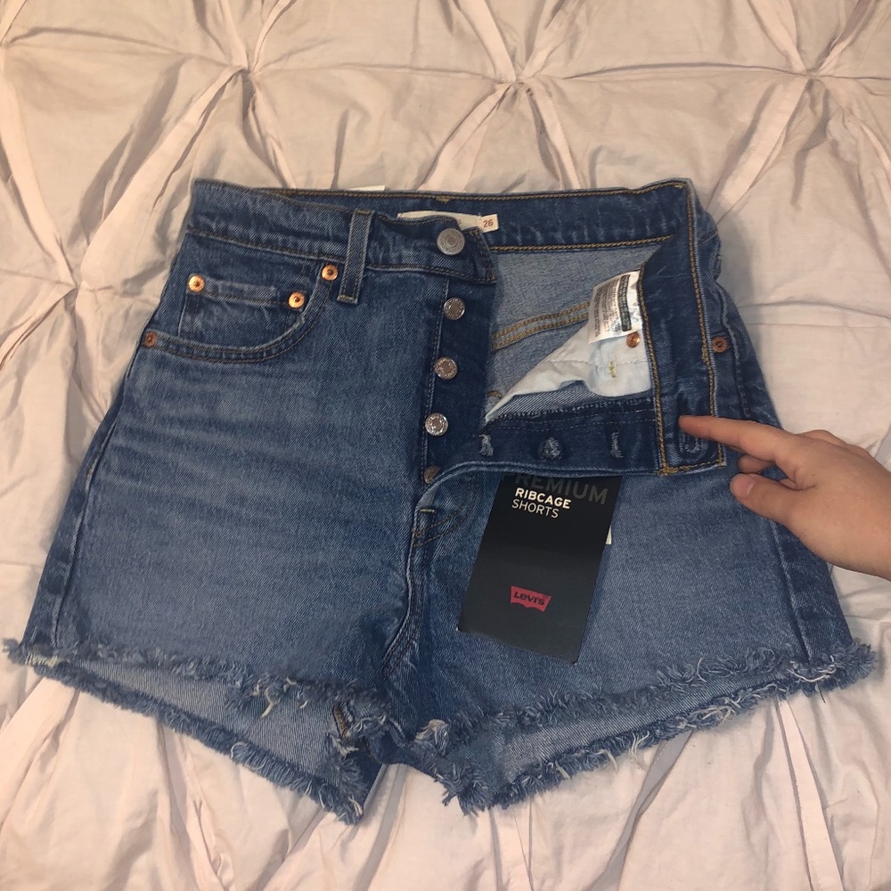 LEVI'S Ribcage Shorts - Picture 2 of 4